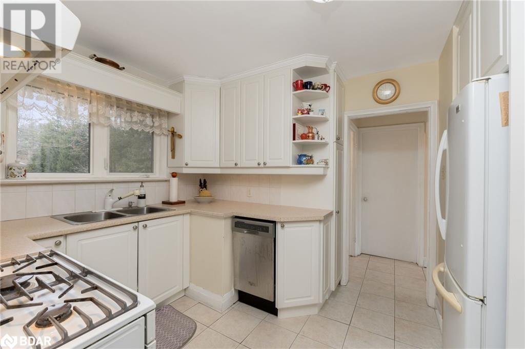 












208 MARTIN Street

,
King,




Ontario
L7N1J5

