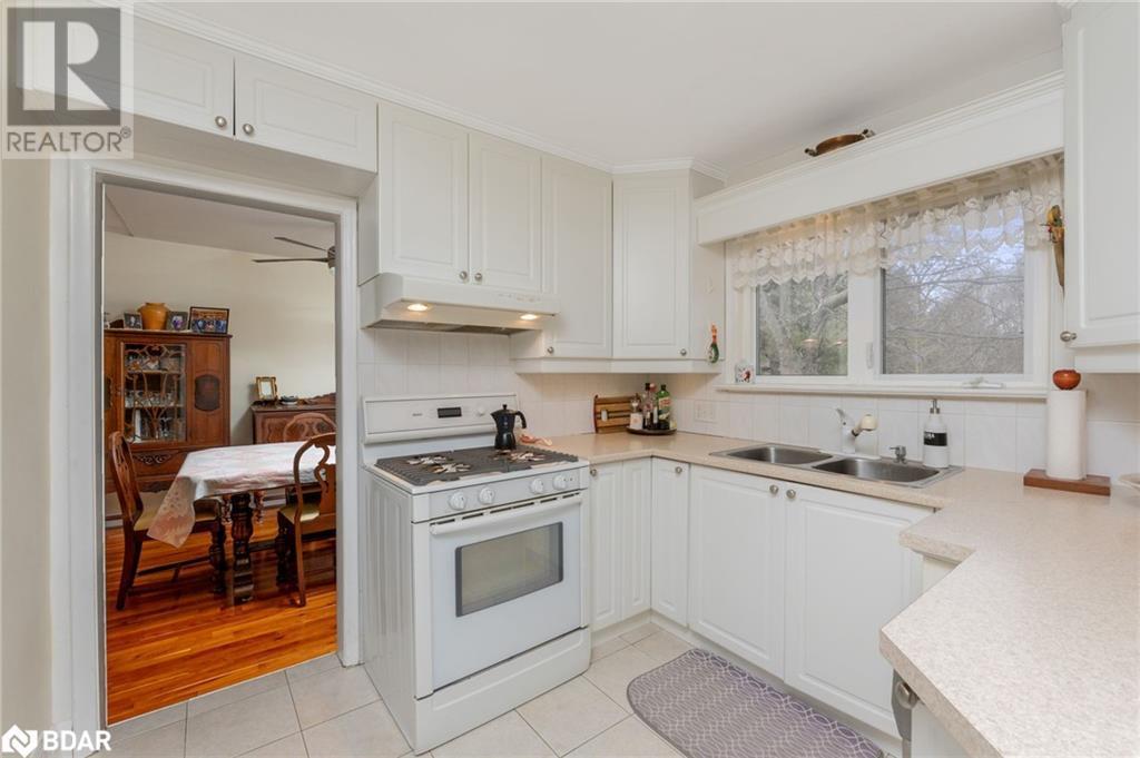 












208 MARTIN Street

,
King,




Ontario
L7N1J5

