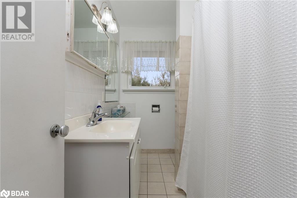 












208 MARTIN Street

,
King,




Ontario
L7N1J5

