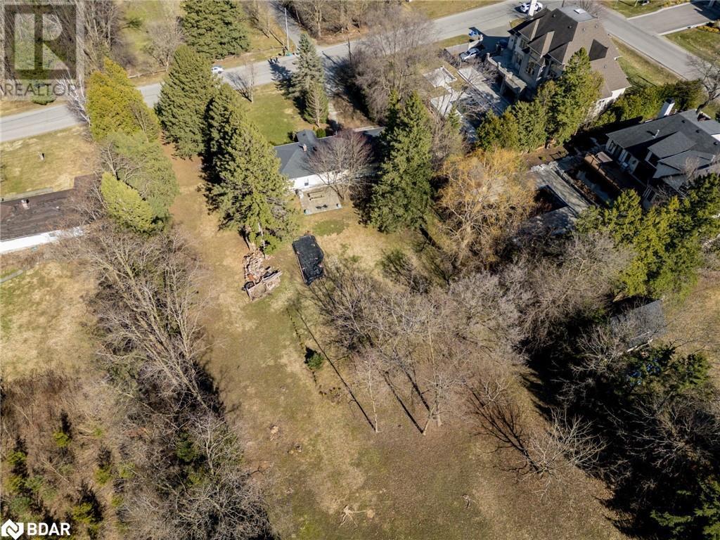












208 MARTIN Street

,
King,




Ontario
L7N1J5

