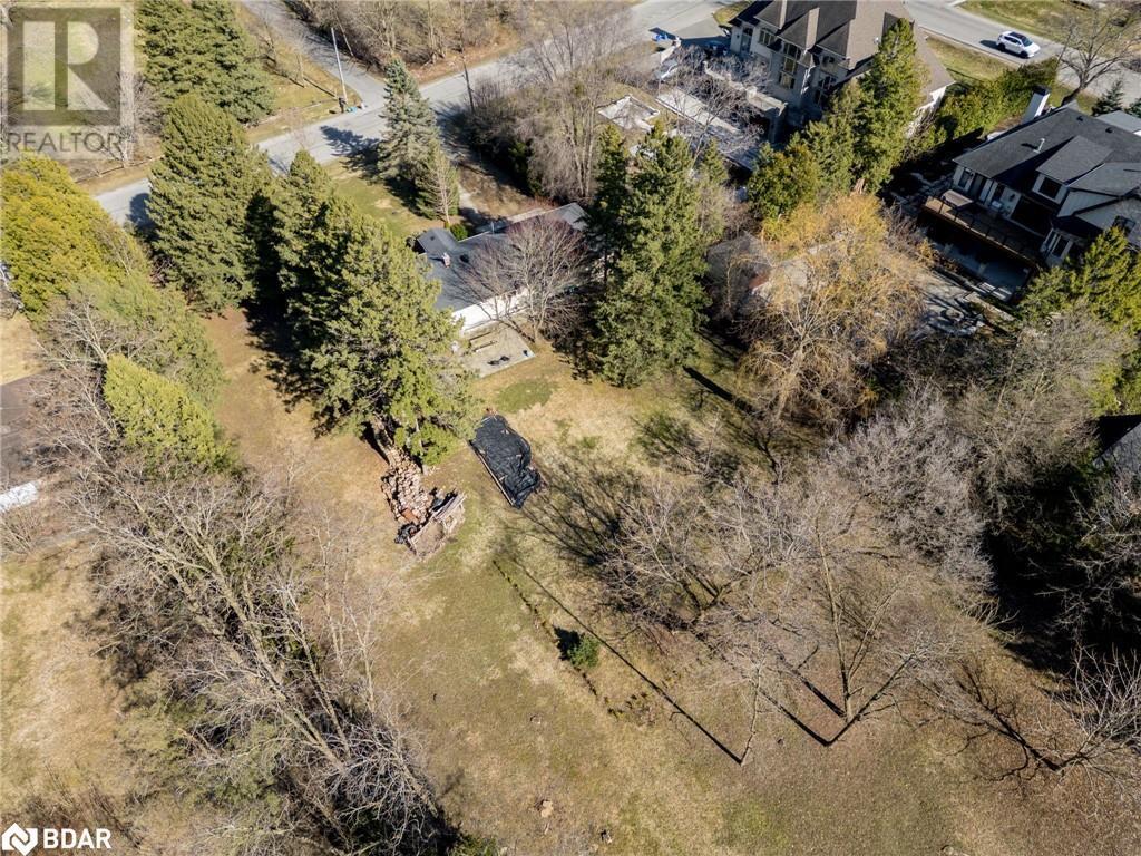 












208 MARTIN Street

,
King,




Ontario
L7N1J5

