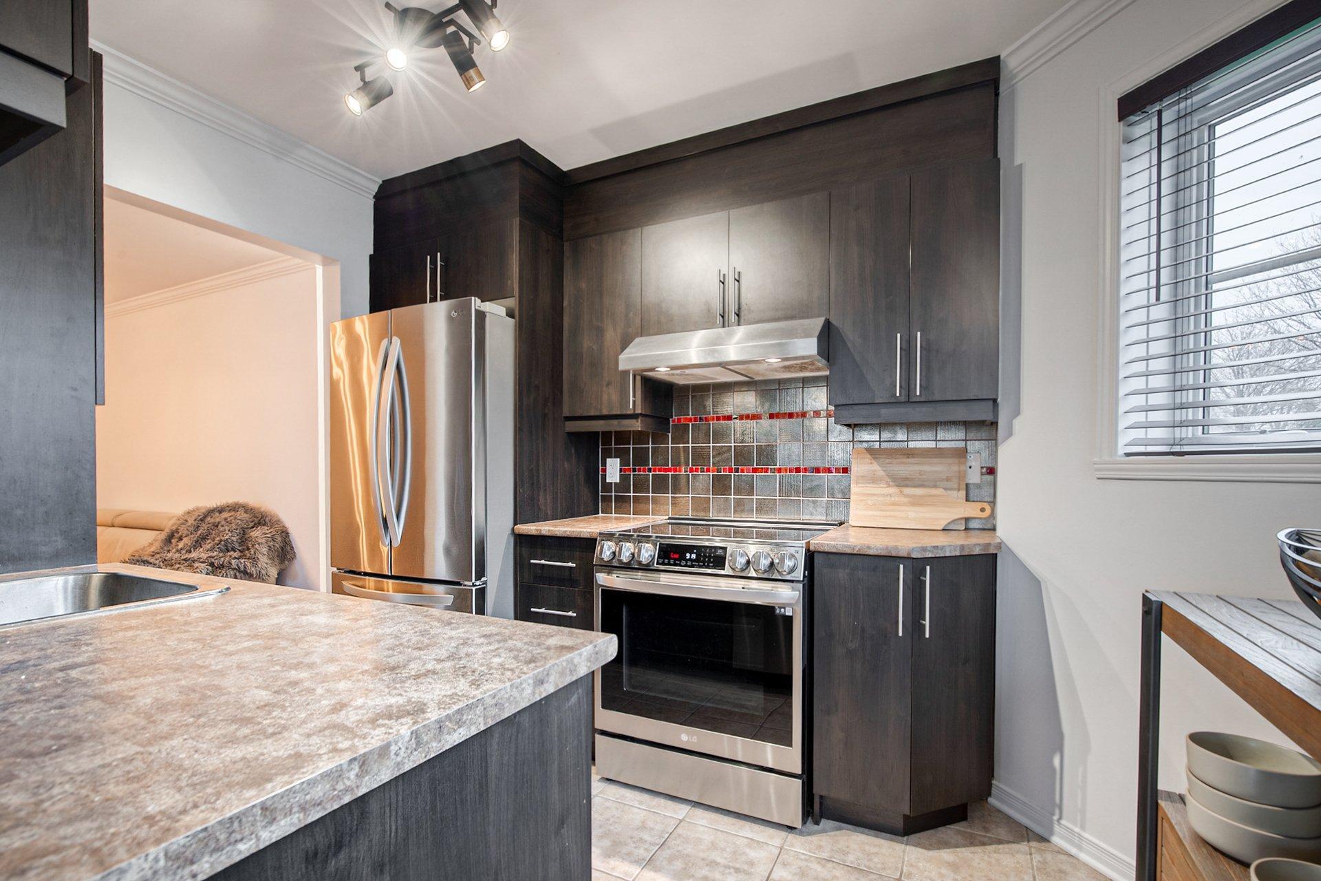









2165


Boul. Jean-Paul-Vincent

,
Longueuil (Le Vieux-Longueuil),




QC
J4N0B7

