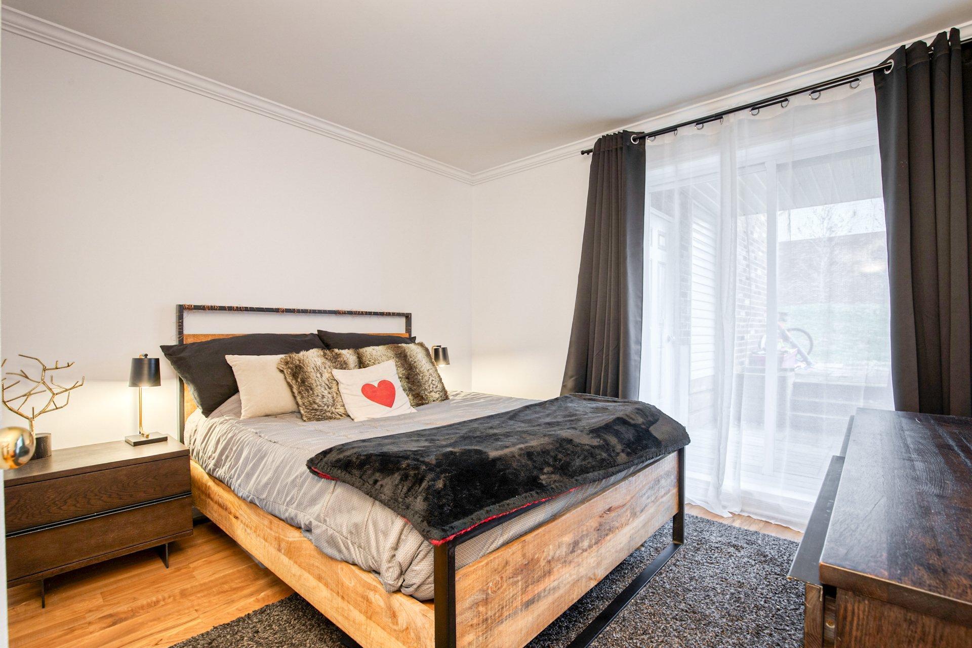 









2165


Boul. Jean-Paul-Vincent

,
Longueuil (Le Vieux-Longueuil),




QC
J4N0B7

