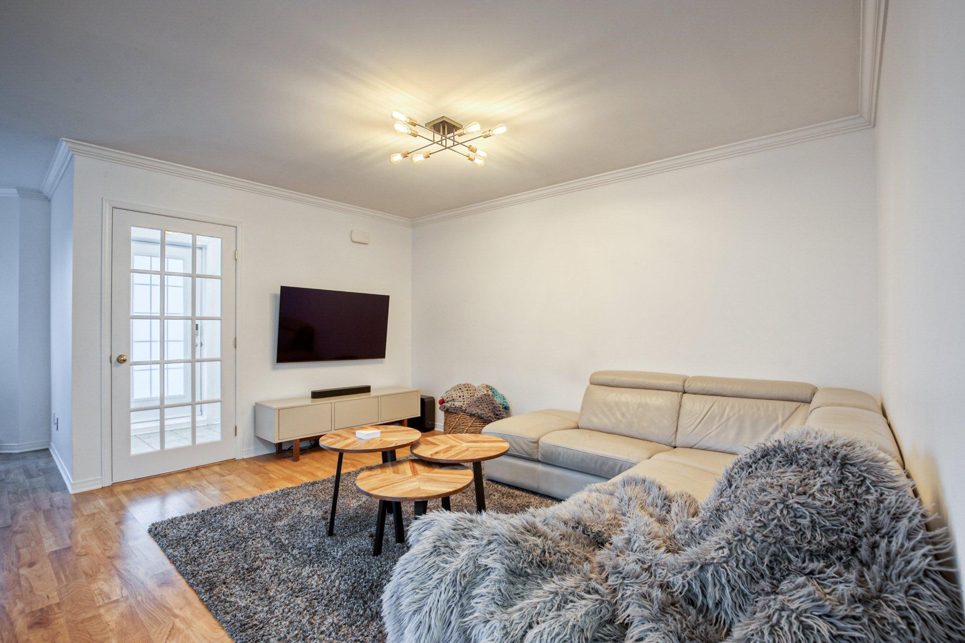 









2165


Boul. Jean-Paul-Vincent

,
Longueuil (Le Vieux-Longueuil),




QC
J4N0B7


