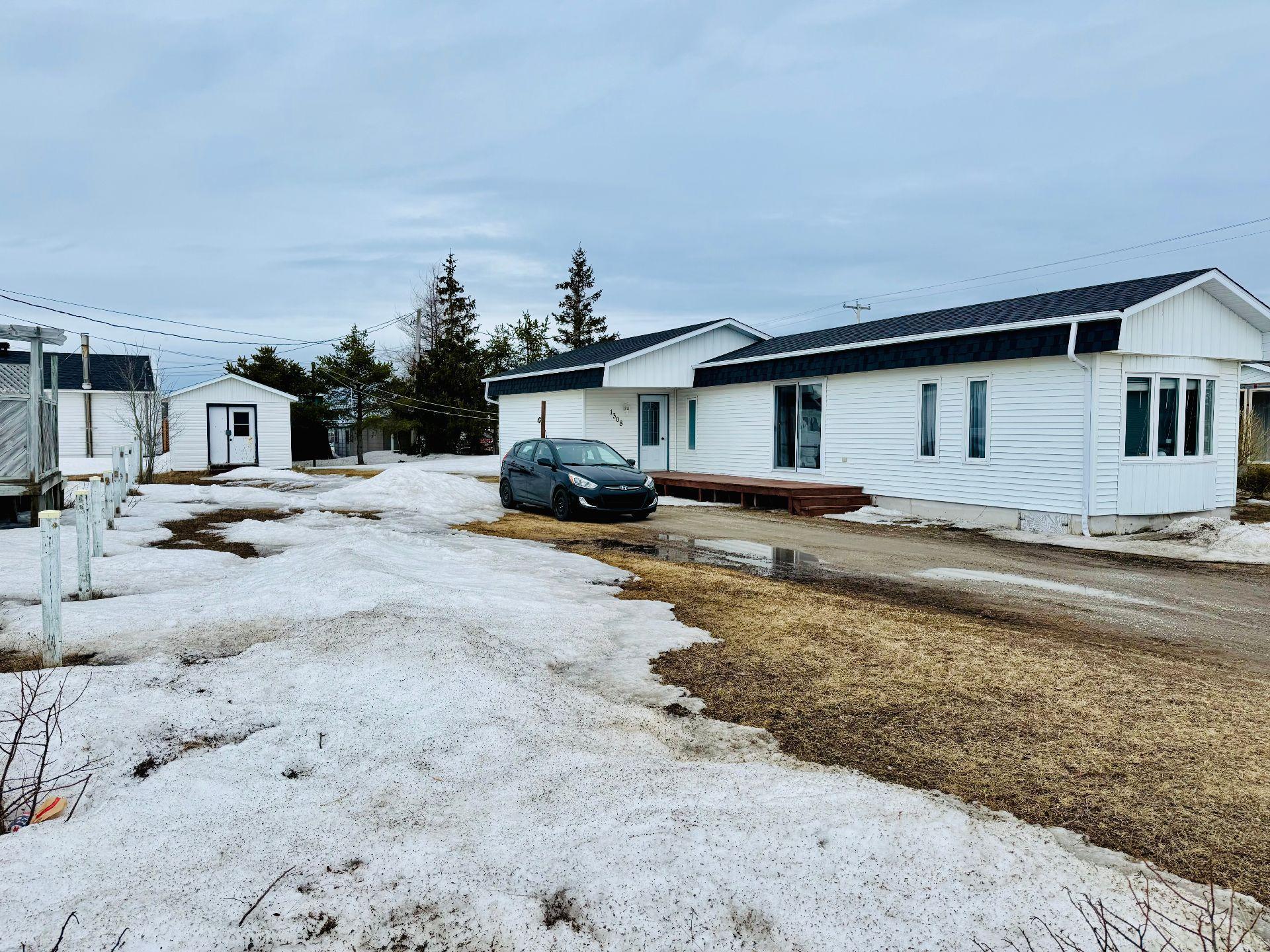 









1308


Rue de la Dune

,
Havre-Saint-Pierre,




QC
G0G1P0

