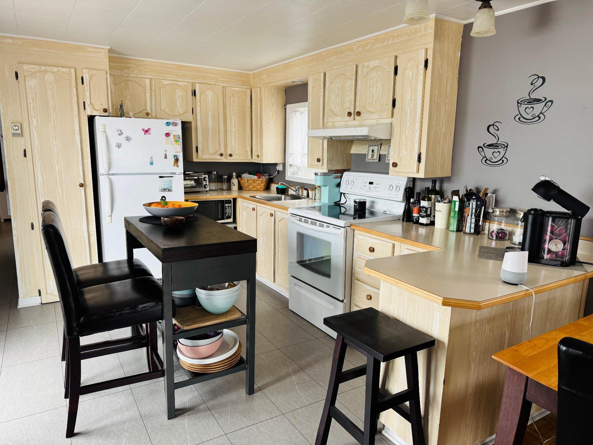 









1308


Rue de la Dune

,
Havre-Saint-Pierre,




QC
G0G1P0

