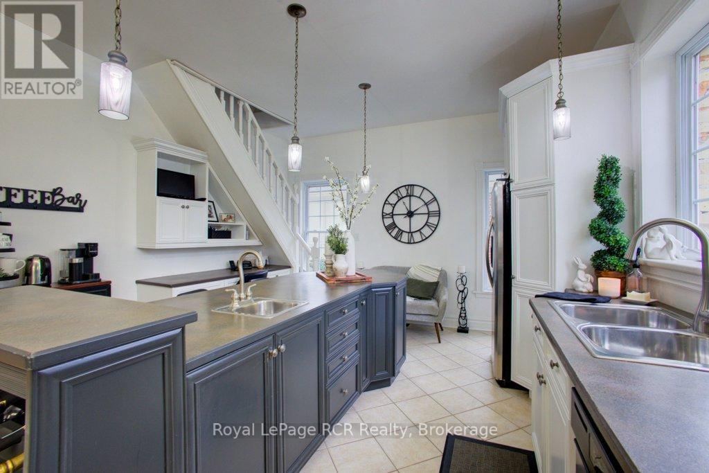 












116 WALTON STREET

,
Wellington North (Arthur),




Ontario
N0G1A0

