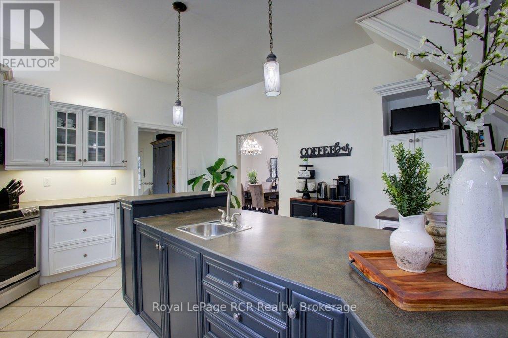 












116 WALTON STREET

,
Wellington North (Arthur),




Ontario
N0G1A0

