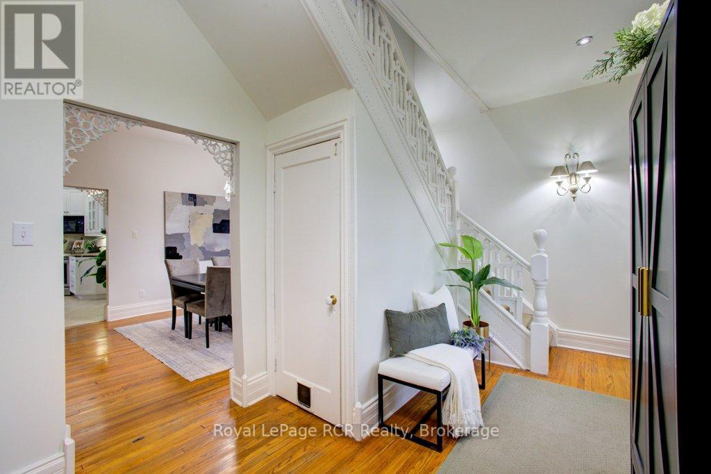












116 WALTON STREET

,
Wellington North (Arthur),




Ontario
N0G1A0

