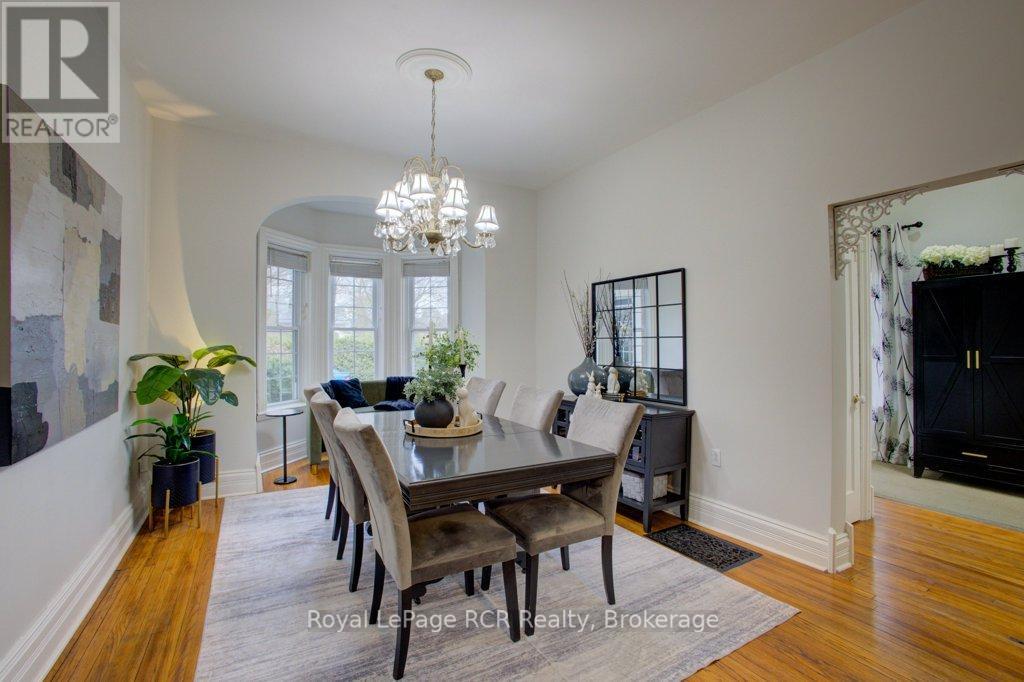 












116 WALTON STREET

,
Wellington North (Arthur),




Ontario
N0G1A0

