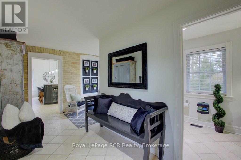 












116 WALTON STREET

,
Wellington North (Arthur),




Ontario
N0G1A0

