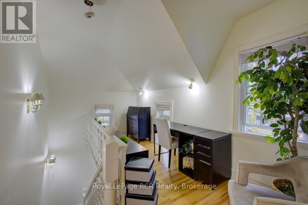 












116 WALTON STREET

,
Wellington North (Arthur),




Ontario
N0G1A0

