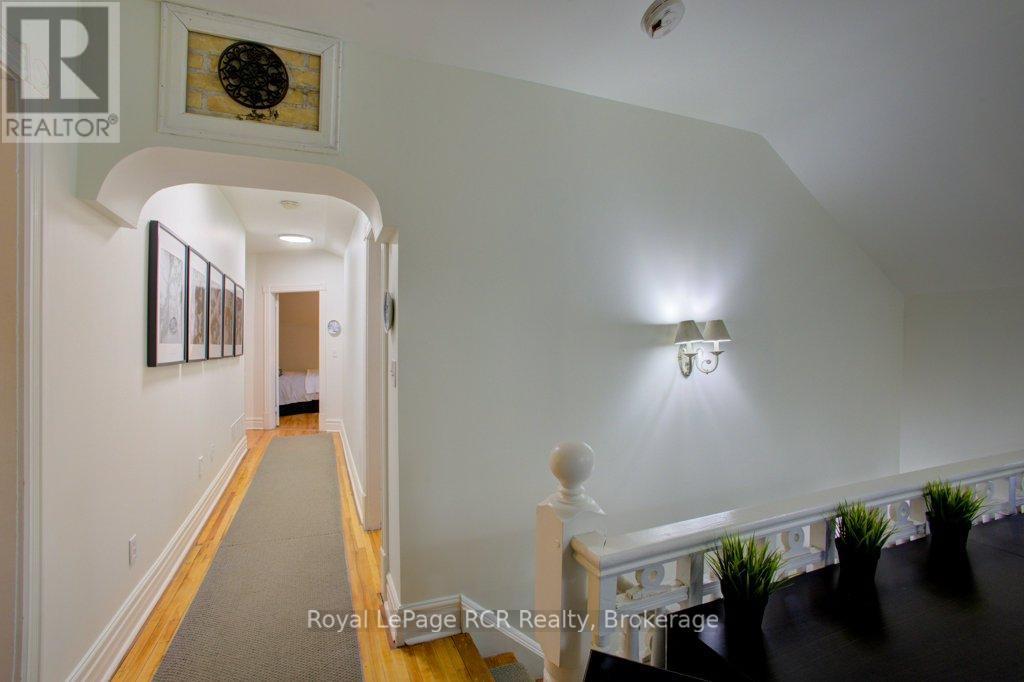 












116 WALTON STREET

,
Wellington North (Arthur),




Ontario
N0G1A0

