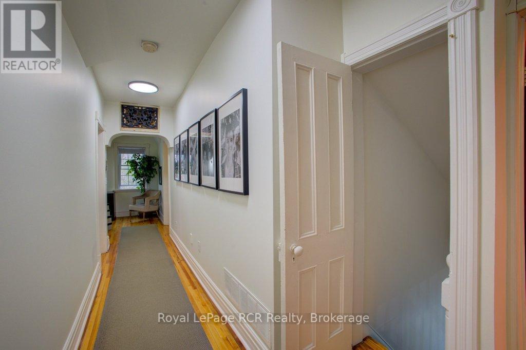 












116 WALTON STREET

,
Wellington North (Arthur),




Ontario
N0G1A0

