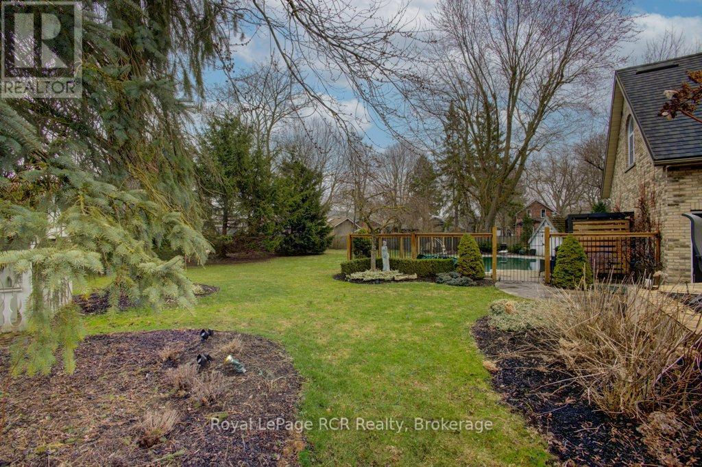 












116 WALTON STREET

,
Wellington North (Arthur),




Ontario
N0G1A0

