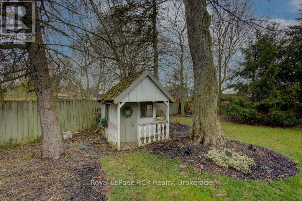 












116 WALTON STREET

,
Wellington North (Arthur),




Ontario
N0G1A0

