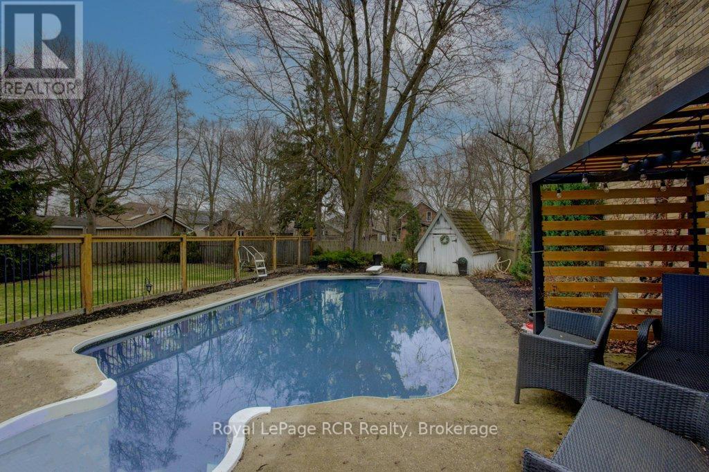 












116 WALTON STREET

,
Wellington North (Arthur),




Ontario
N0G1A0


