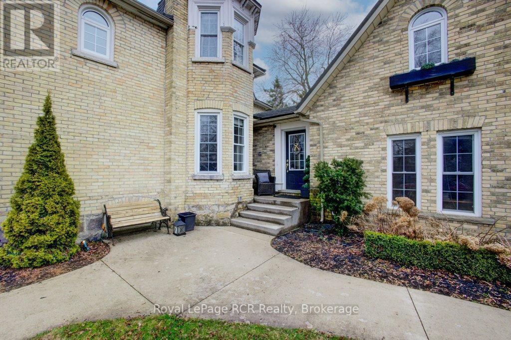 












116 WALTON STREET

,
Wellington North (Arthur),




Ontario
N0G1A0

