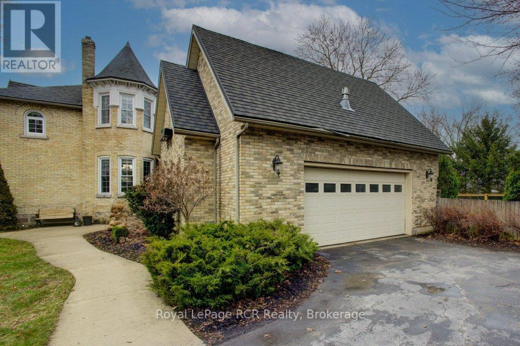 












116 WALTON STREET

,
Wellington North (Arthur),




Ontario
N0G1A0

