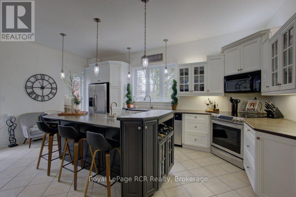 












116 WALTON STREET

,
Wellington North (Arthur),




Ontario
N0G1A0

