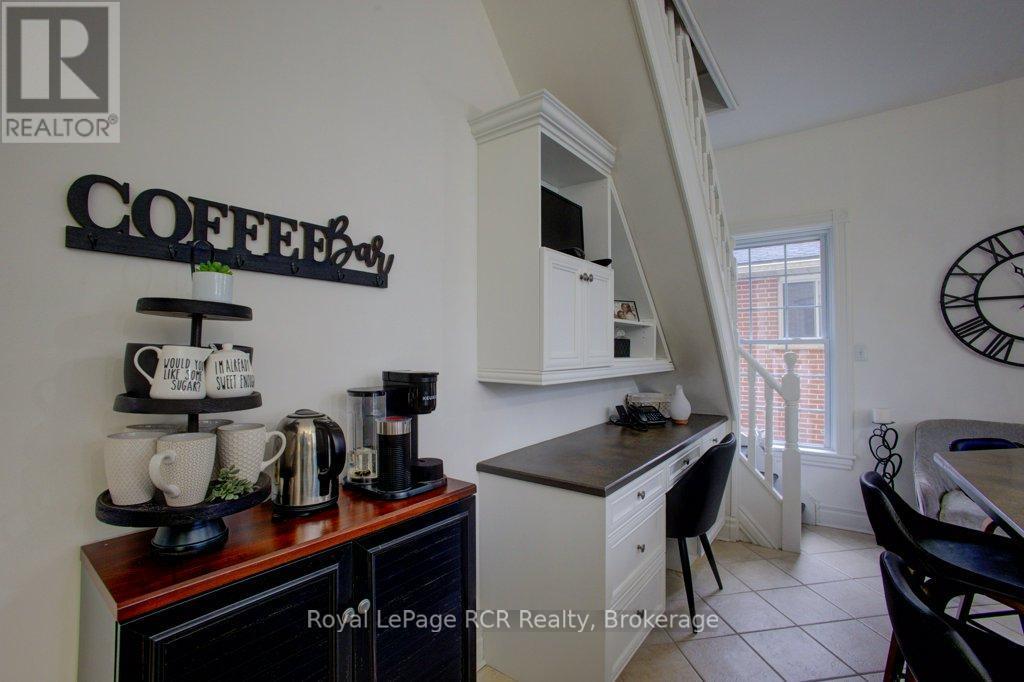 












116 WALTON STREET

,
Wellington North (Arthur),




Ontario
N0G1A0

