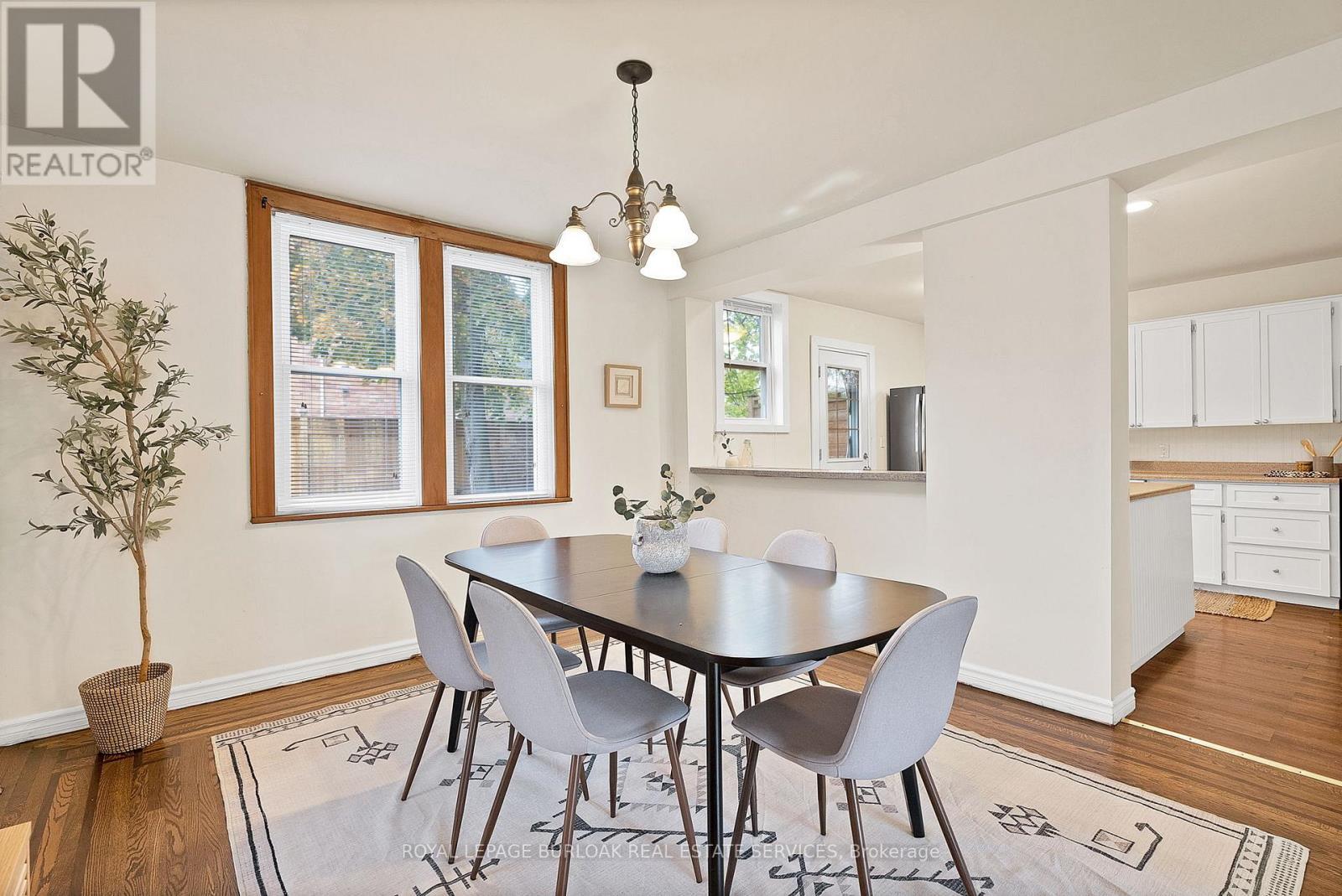 












295 PLAINS ROAD W

,
Burlington,




Ontario
L7T1G1

