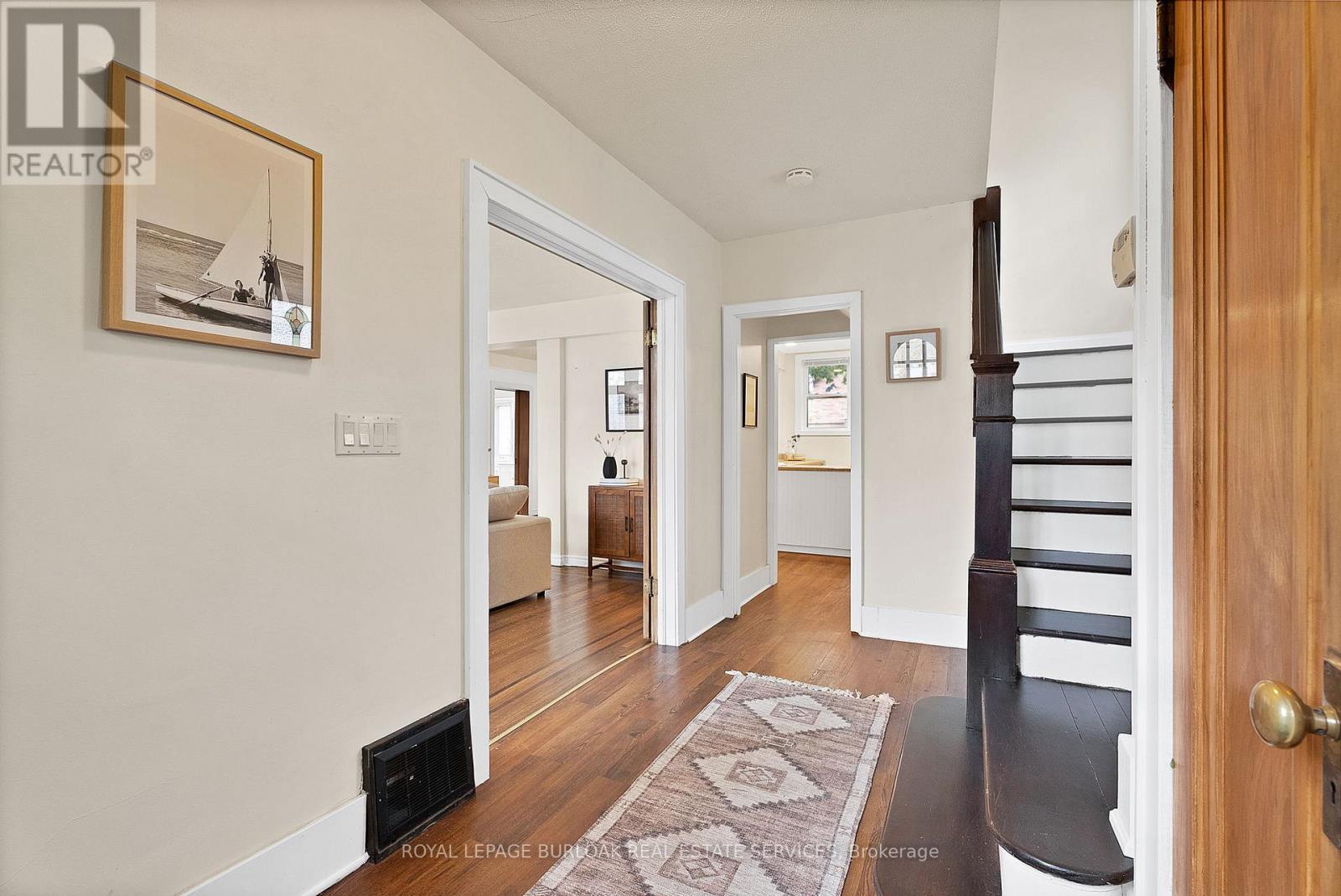 












295 PLAINS ROAD W

,
Burlington,




Ontario
L7T1G1

