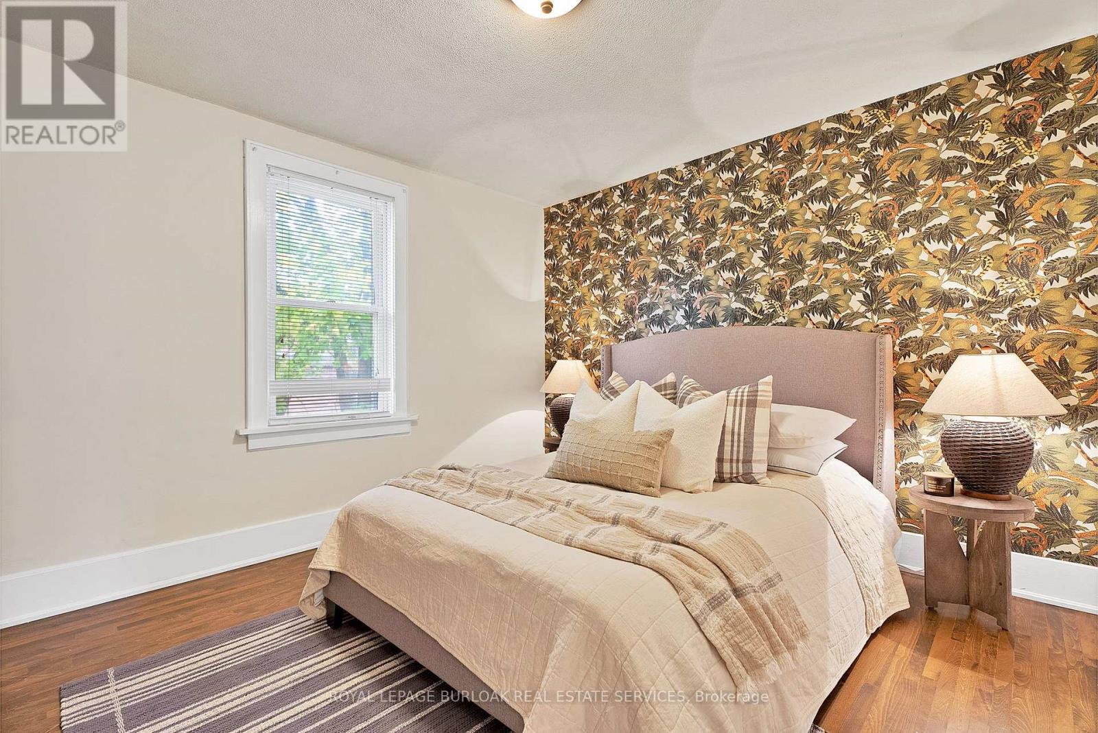 












295 PLAINS ROAD W

,
Burlington,




Ontario
L7T1G1

