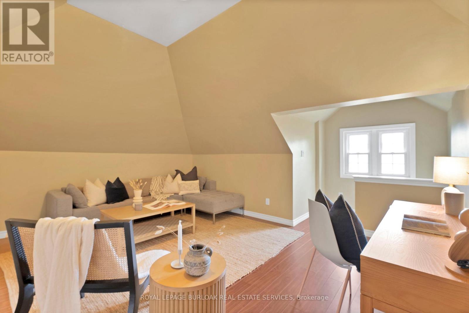 












295 PLAINS ROAD W

,
Burlington,




Ontario
L7T1G1


