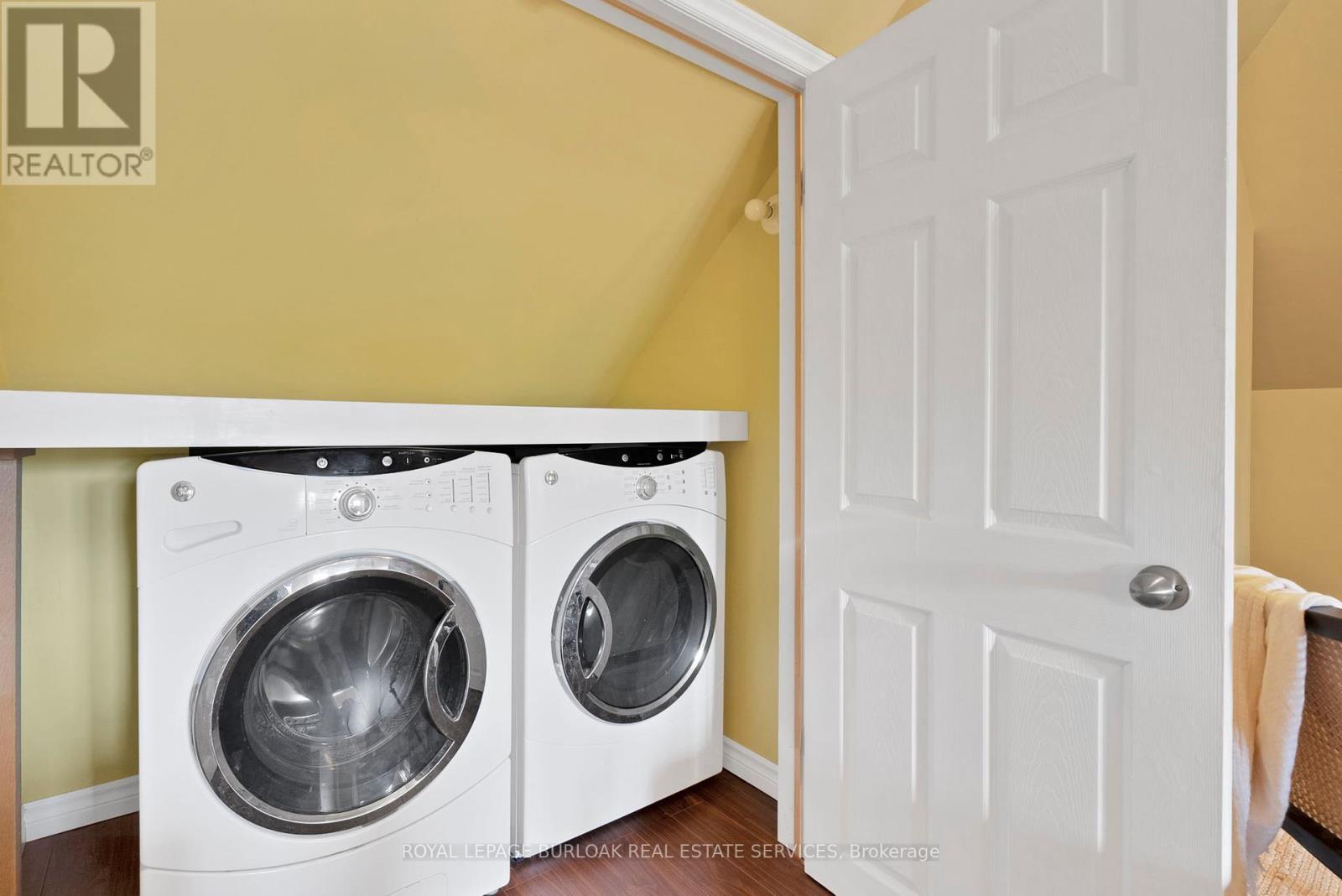 












295 PLAINS ROAD W

,
Burlington,




Ontario
L7T1G1

