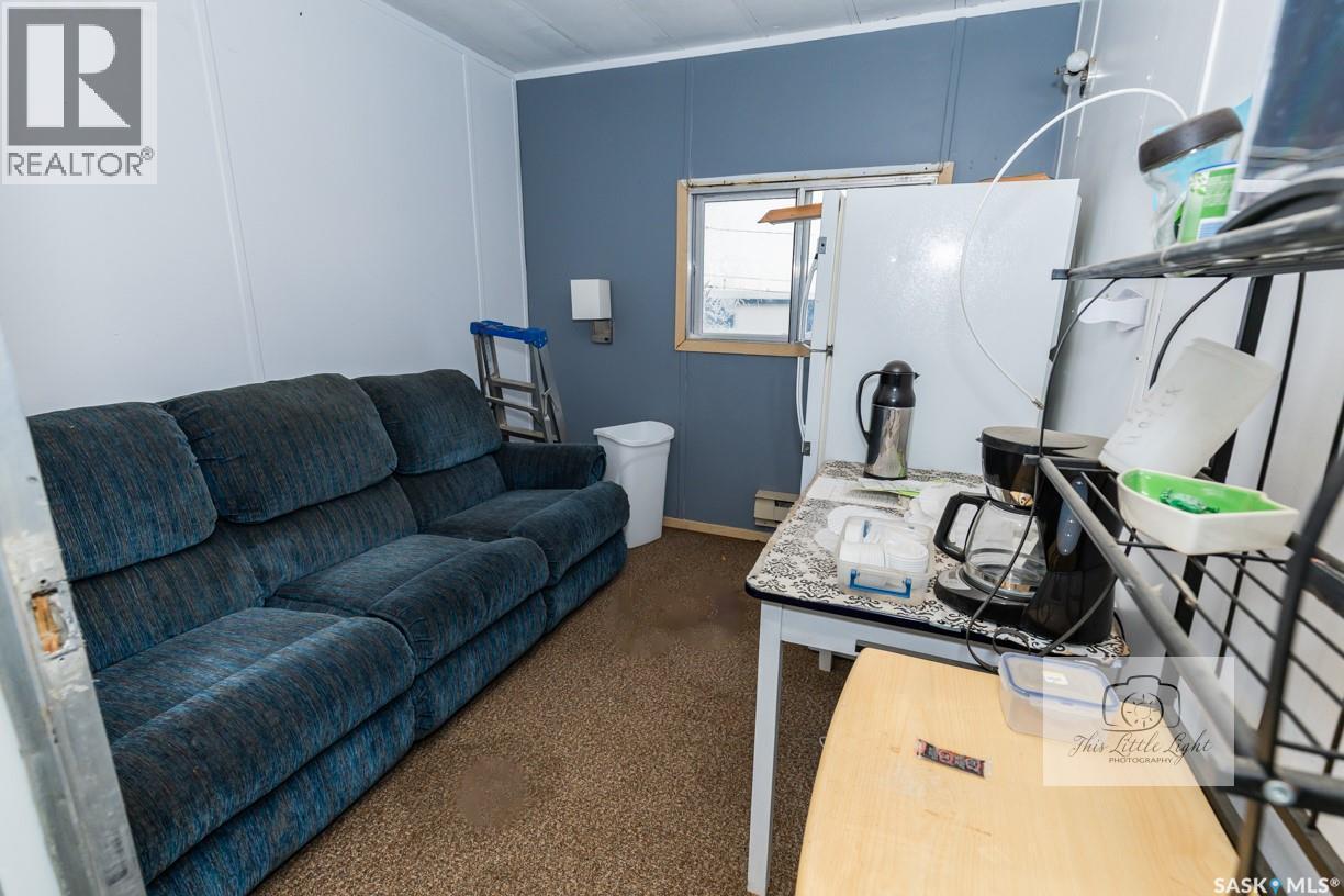 












30 Atlantic AVENUE

,
Kerrobert,




Saskatchewan
S0L1R0

