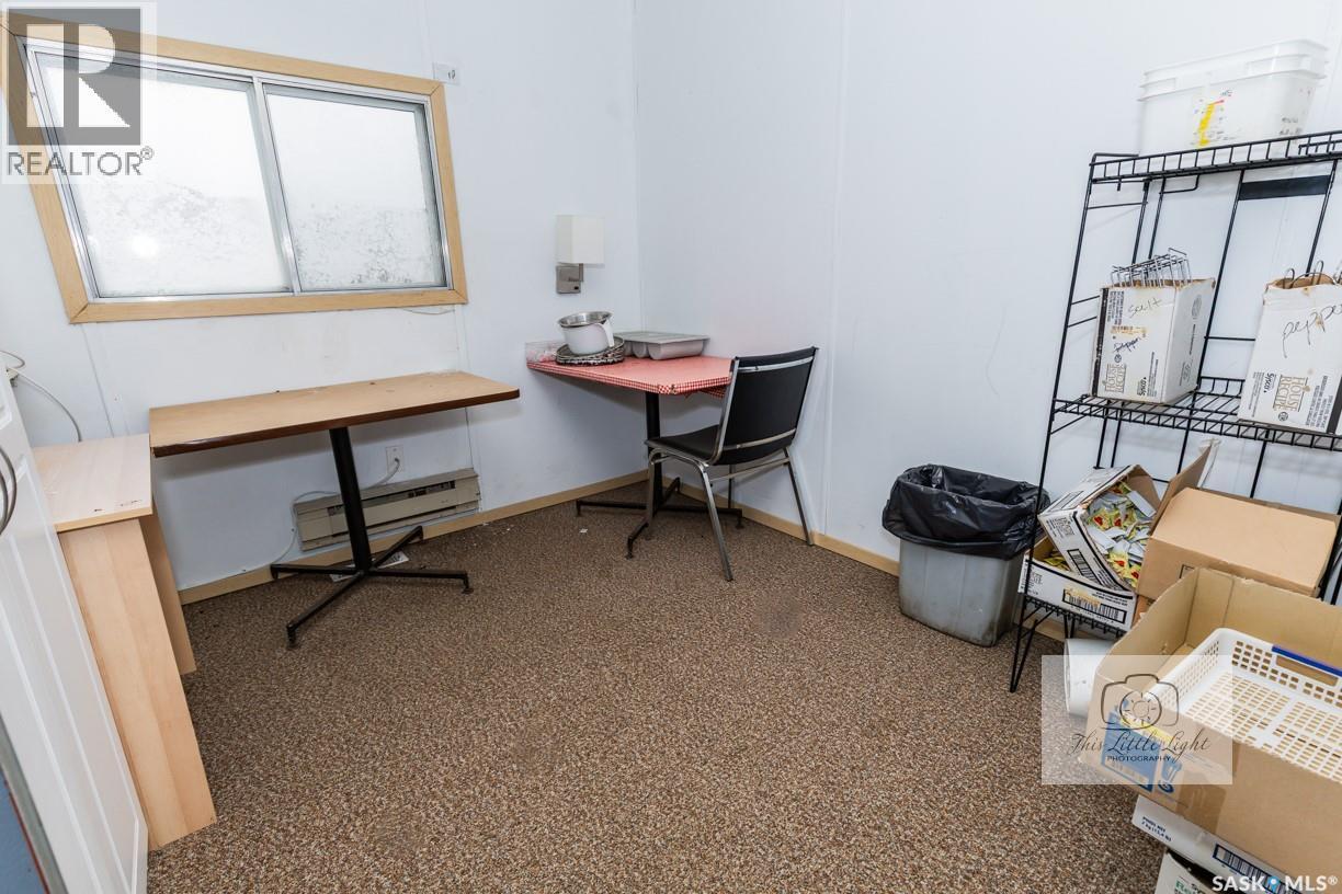 












30 Atlantic AVENUE

,
Kerrobert,




Saskatchewan
S0L1R0

