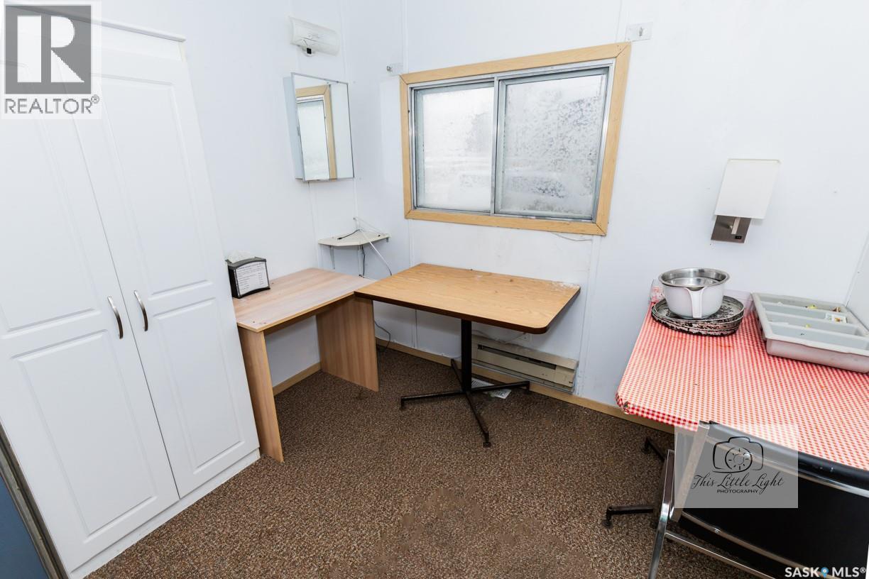 












30 Atlantic AVENUE

,
Kerrobert,




Saskatchewan
S0L1R0

