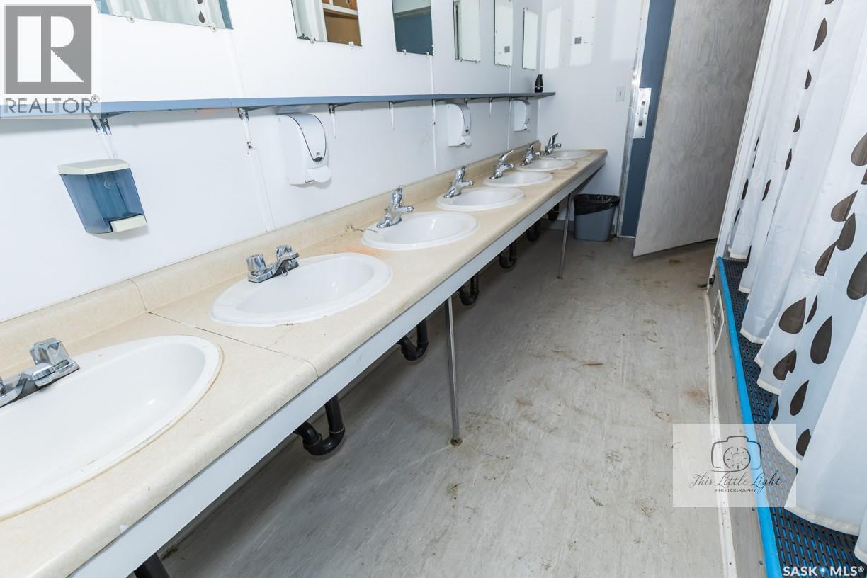 












30 Atlantic AVENUE

,
Kerrobert,




Saskatchewan
S0L1R0

