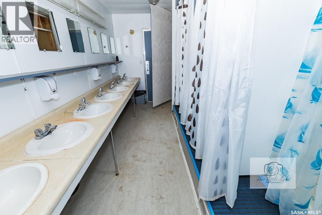 












30 Atlantic AVENUE

,
Kerrobert,




Saskatchewan
S0L1R0

