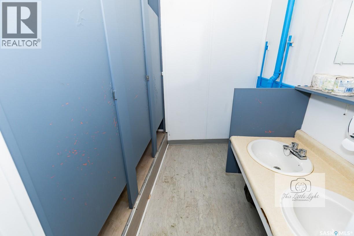 












30 Atlantic AVENUE

,
Kerrobert,




Saskatchewan
S0L1R0

