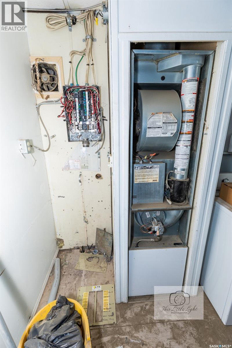 












30 Atlantic AVENUE

,
Kerrobert,




Saskatchewan
S0L1R0

