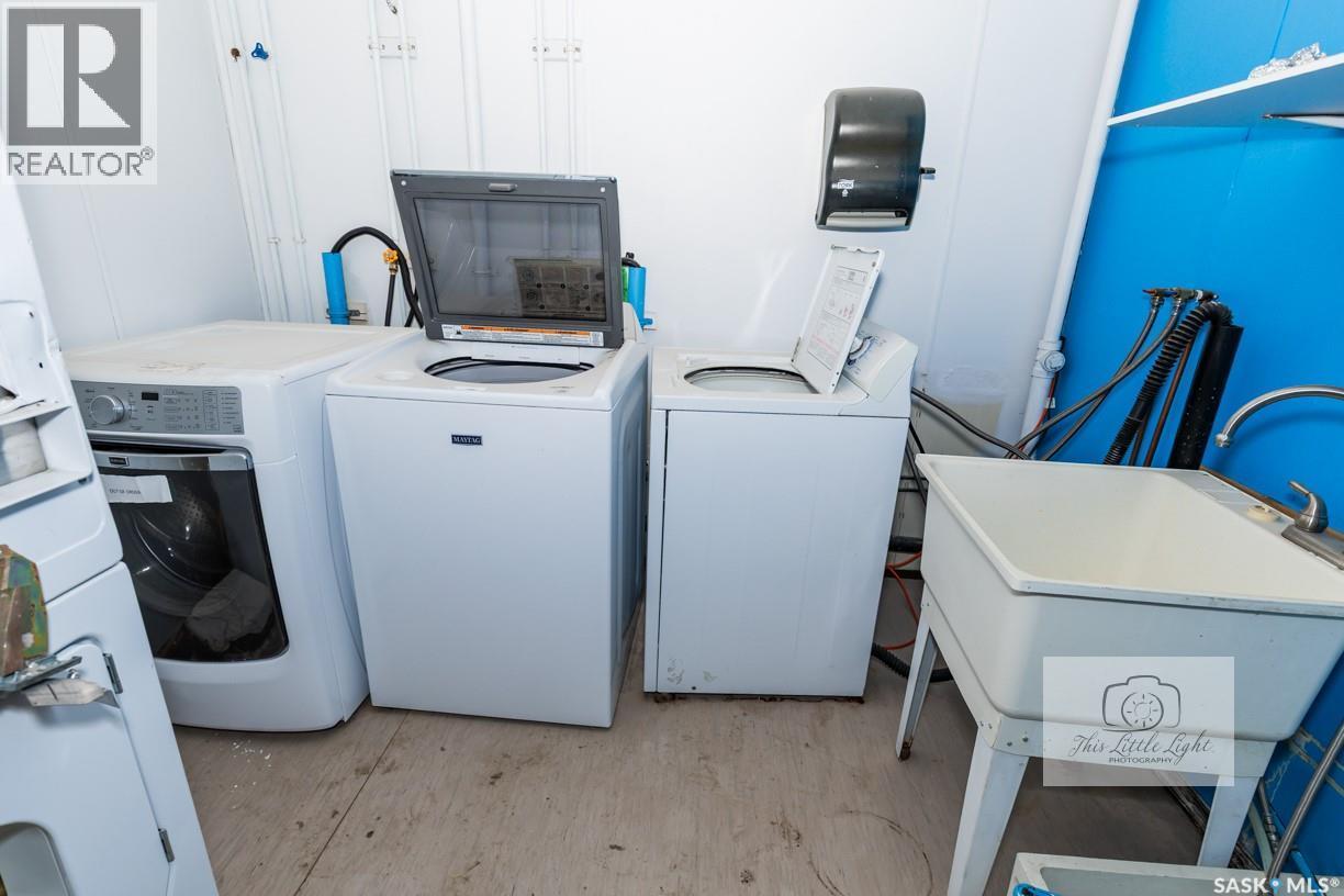 












30 Atlantic AVENUE

,
Kerrobert,




Saskatchewan
S0L1R0

