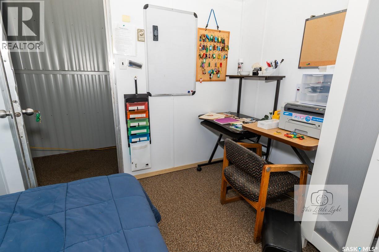 












30 Atlantic AVENUE

,
Kerrobert,




Saskatchewan
S0L1R0

