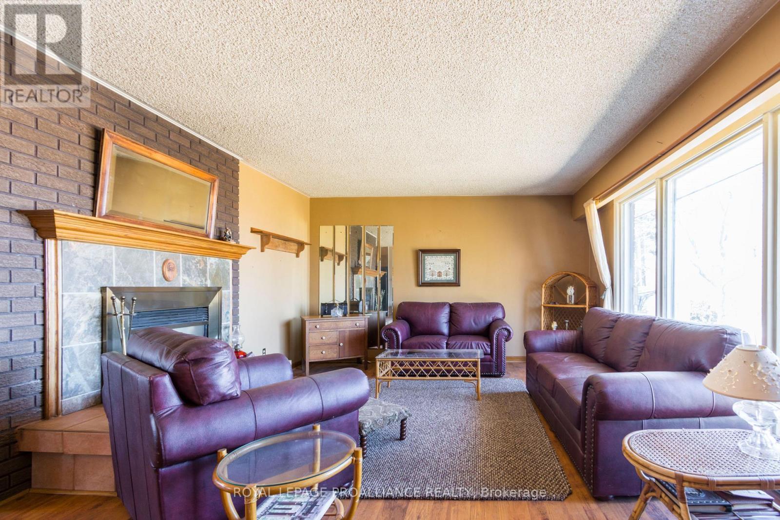 












67 LAFFERTY ROAD

,
Quinte West (Murray Ward),




Ontario
K8V5P7

