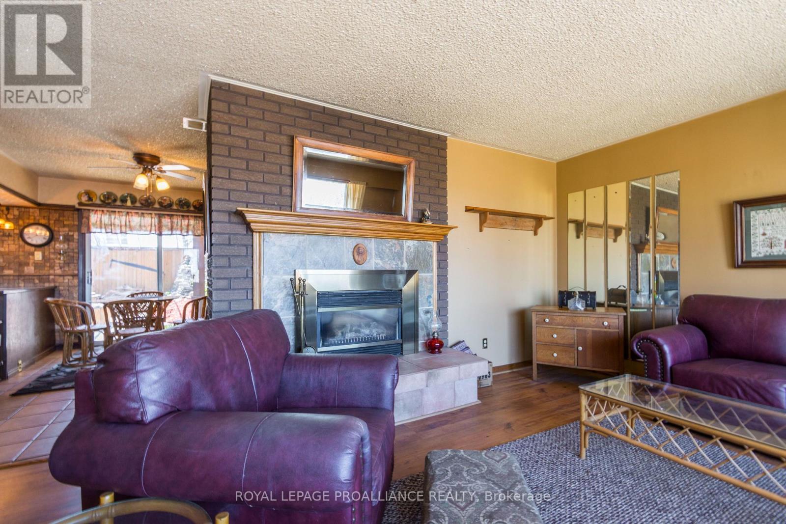 












67 LAFFERTY ROAD

,
Quinte West (Murray Ward),




Ontario
K8V5P7

