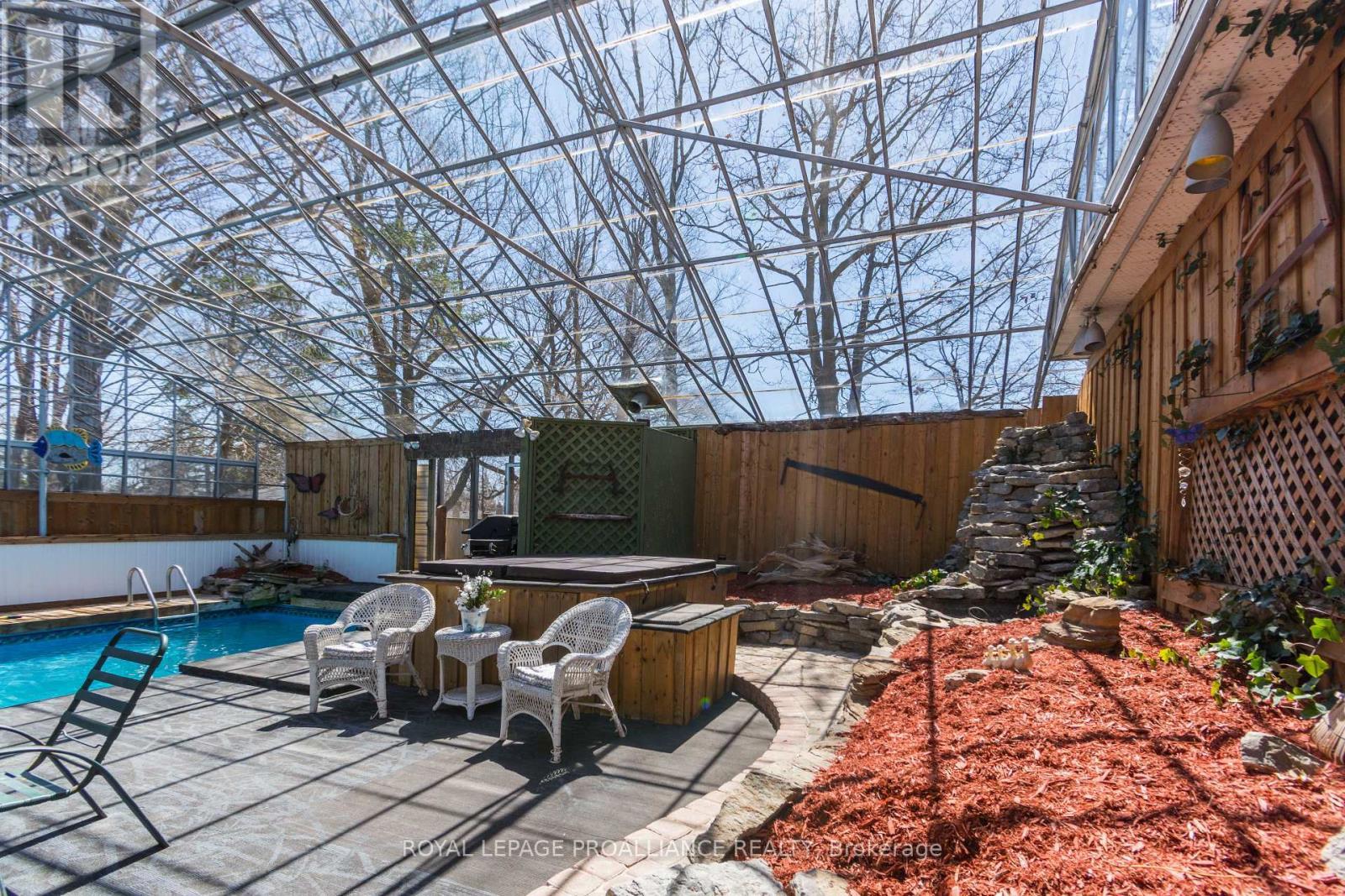












67 LAFFERTY ROAD

,
Quinte West (Murray Ward),




Ontario
K8V5P7

