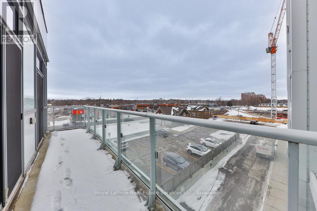 












320 - 65 SPEERS ROAD

,
Oakville (QE Queen Elizabeth),




Ontario
L6K0J1

