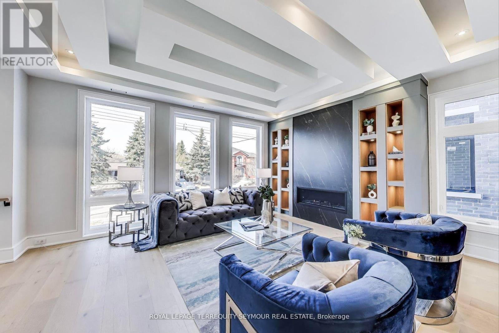 












117 CRESTWOOD ROAD

,
Vaughan,




Ontario
L4J1A7


