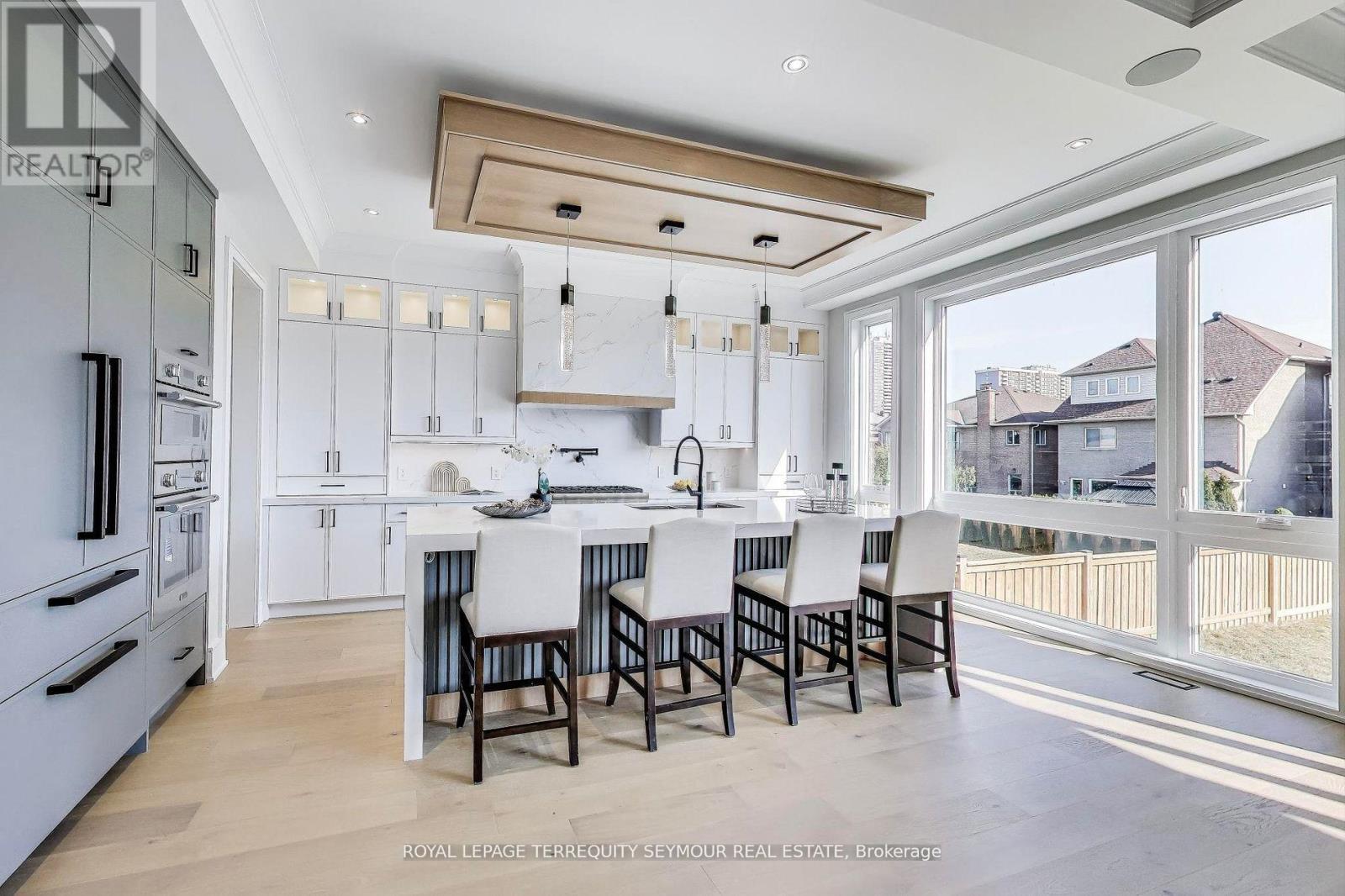












117 CRESTWOOD ROAD

,
Vaughan,




Ontario
L4J1A7

