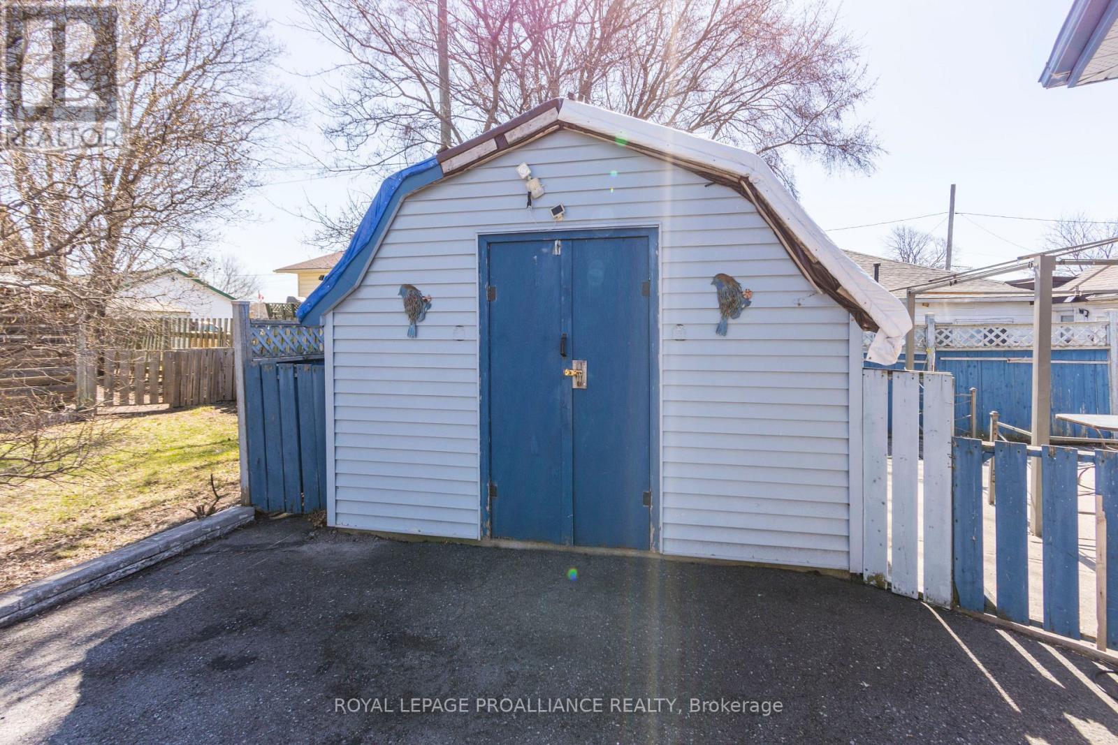












11 MCFARLAND DRIVE

,
Belleville (Belleville Ward),




Ontario
K8N2X3

