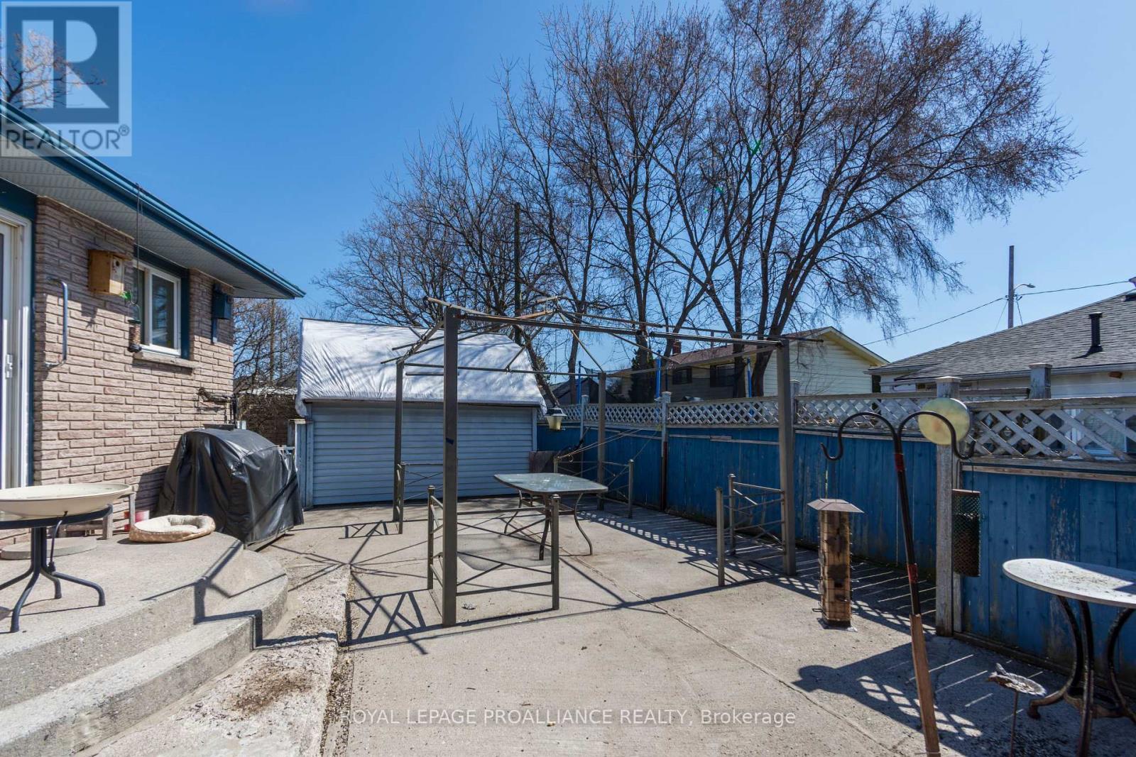 












11 MCFARLAND DRIVE

,
Belleville (Belleville Ward),




Ontario
K8N2X3

