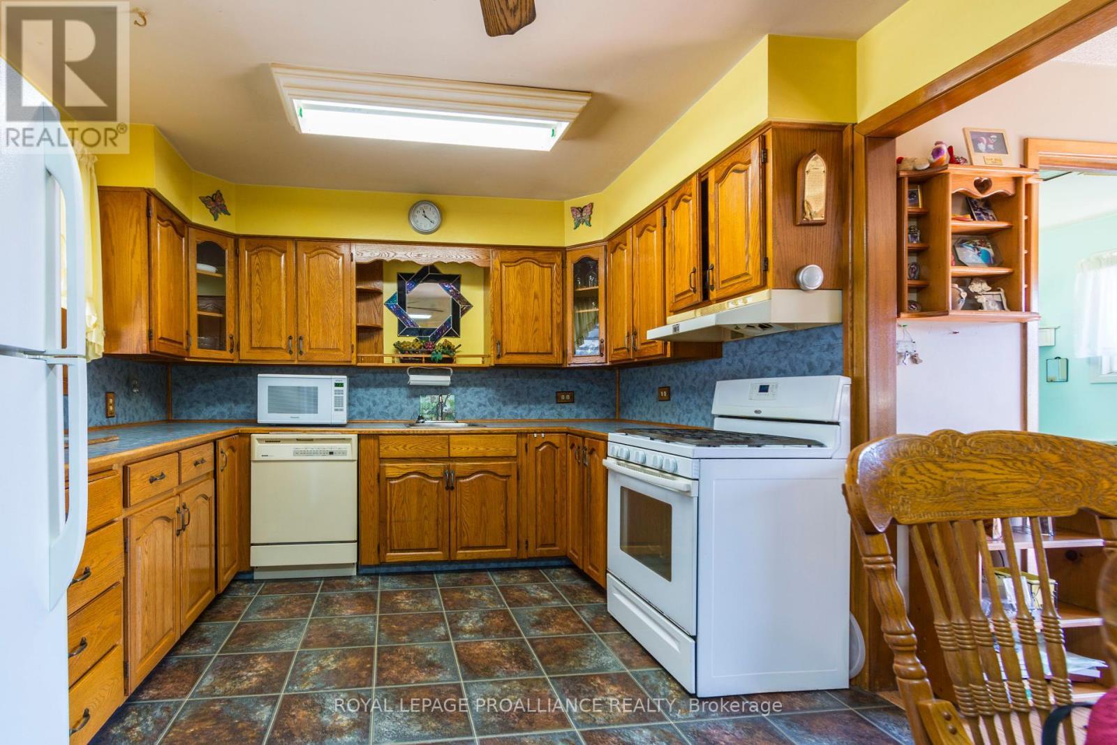 












11 MCFARLAND DRIVE

,
Belleville (Belleville Ward),




Ontario
K8N2X3

