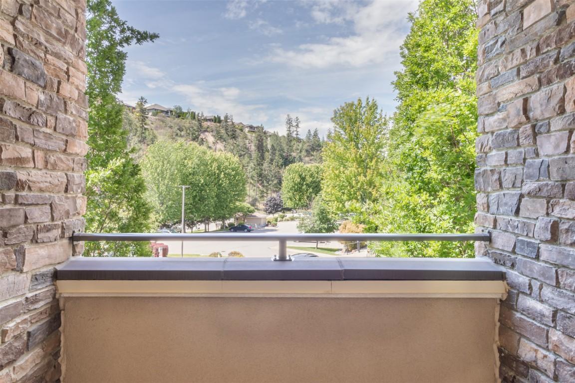 









1873


Country Club

Drive, 2207,
Kelowna,




BC
V1V 2A7

