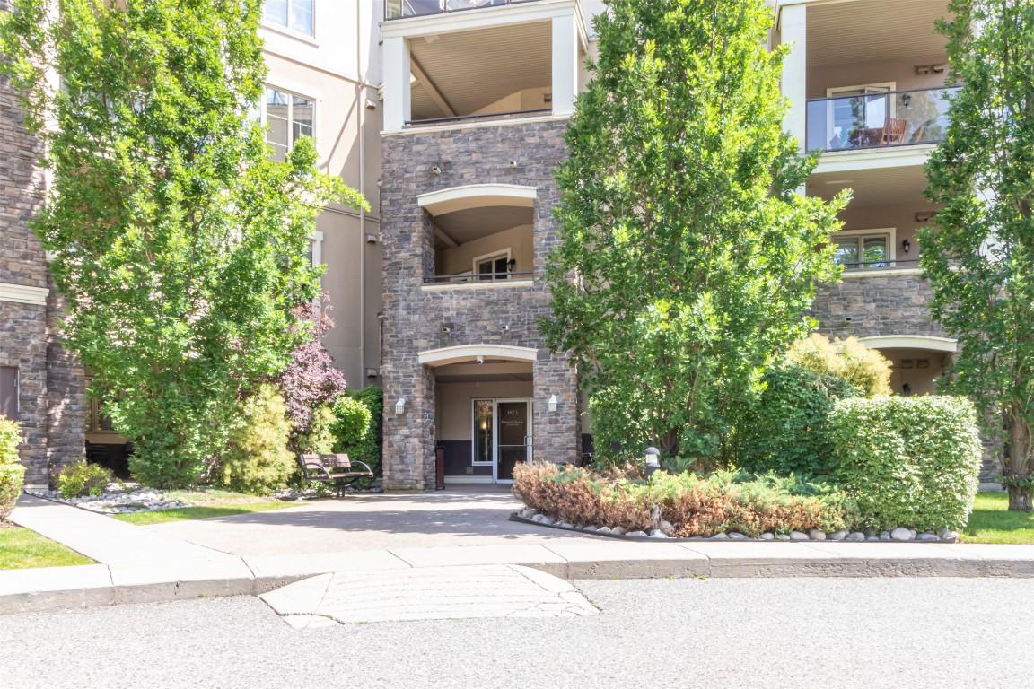









1873


Country Club

Drive, 2207,
Kelowna,




BC
V1V 2A7

